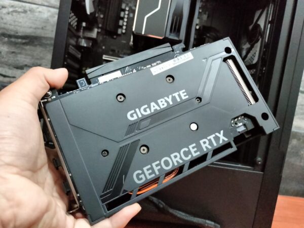 Black BARBARIAN PCMR - AMD RYZEN 7 5700X & RTX 4060 8GB - Imagen 20