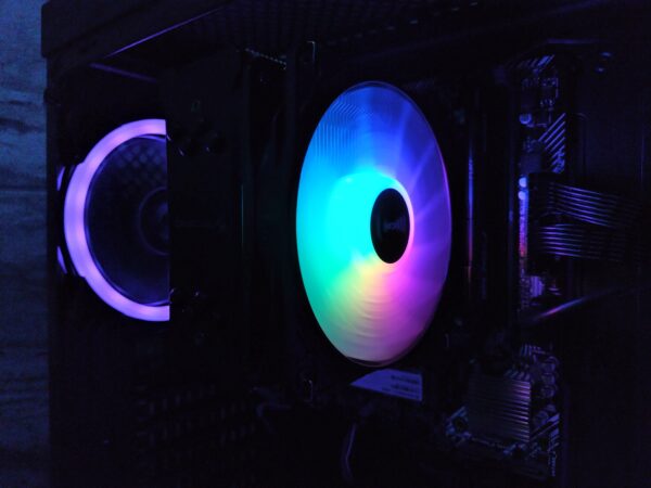 Black HUNTER PCG - AMD RYZEN 5 5600G & RX RADEON R7 - Imagen 3
