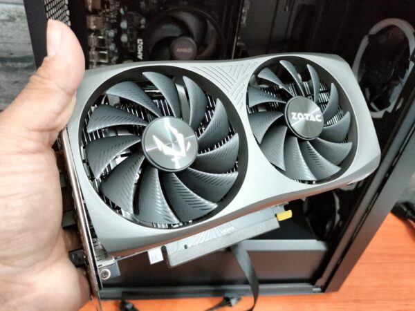 Barbarian DELUXE PCMR - AMD RYZEN 5 5500 & RTX 4060 8GB - Imagen 9