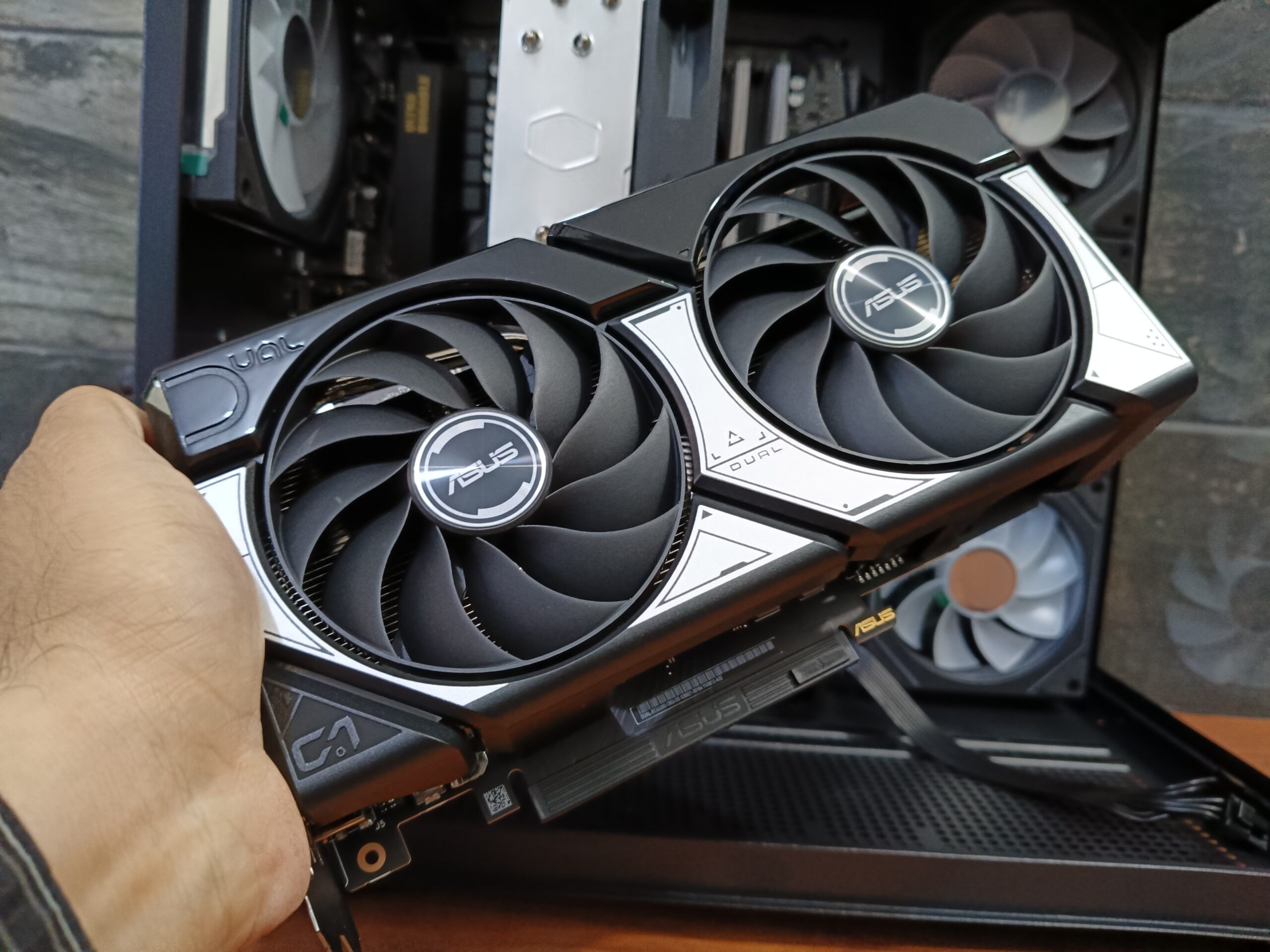 BLACK CRYSTAL PCMR - AMD RYZEN 7 5700X & RTX 5060 8GB - Imagen 10