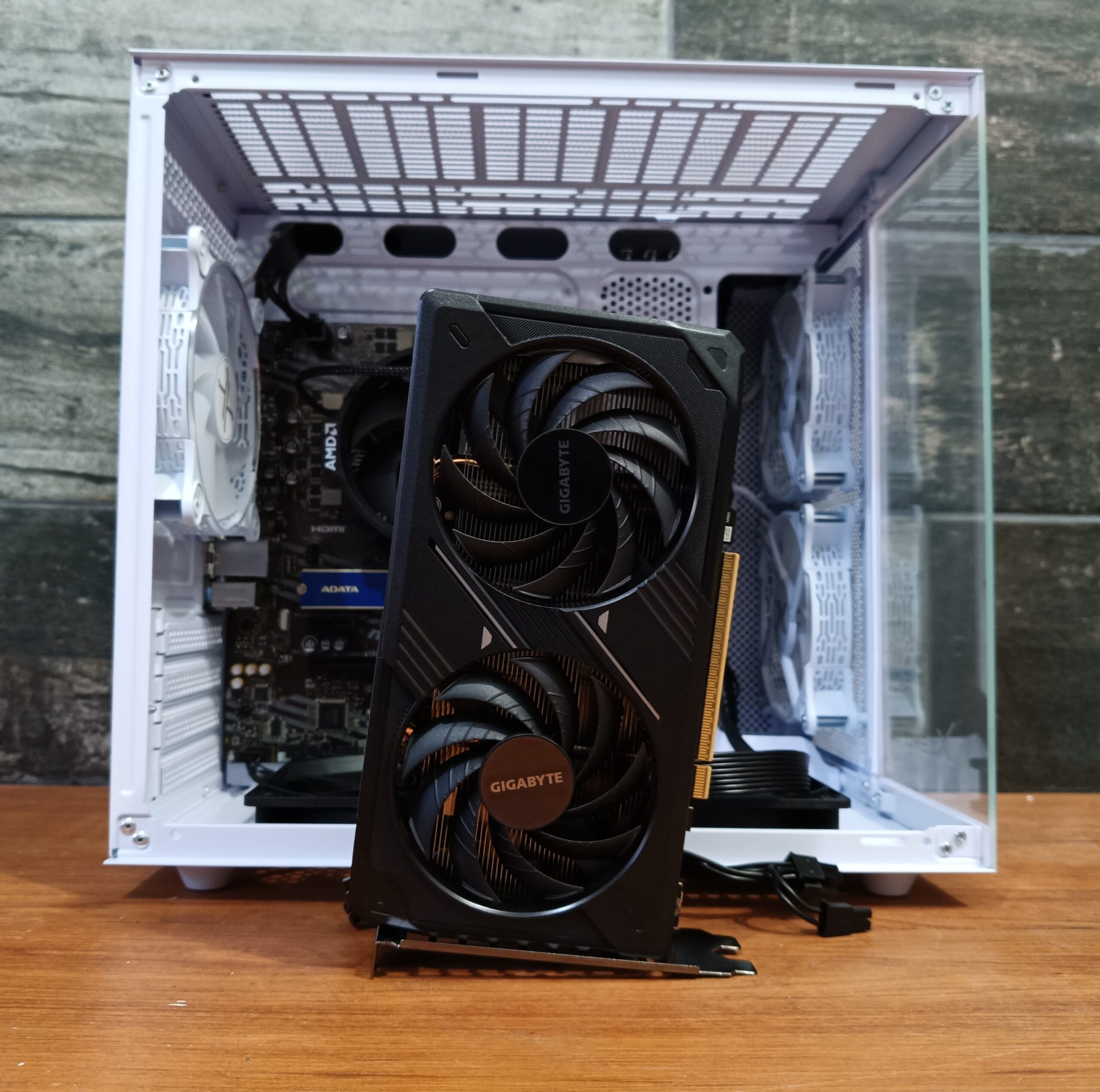 BARBARIAN STARLIGHT PCMR - AMD RYZEN 5 5500 & RTX 5050 8GB - Imagen 11