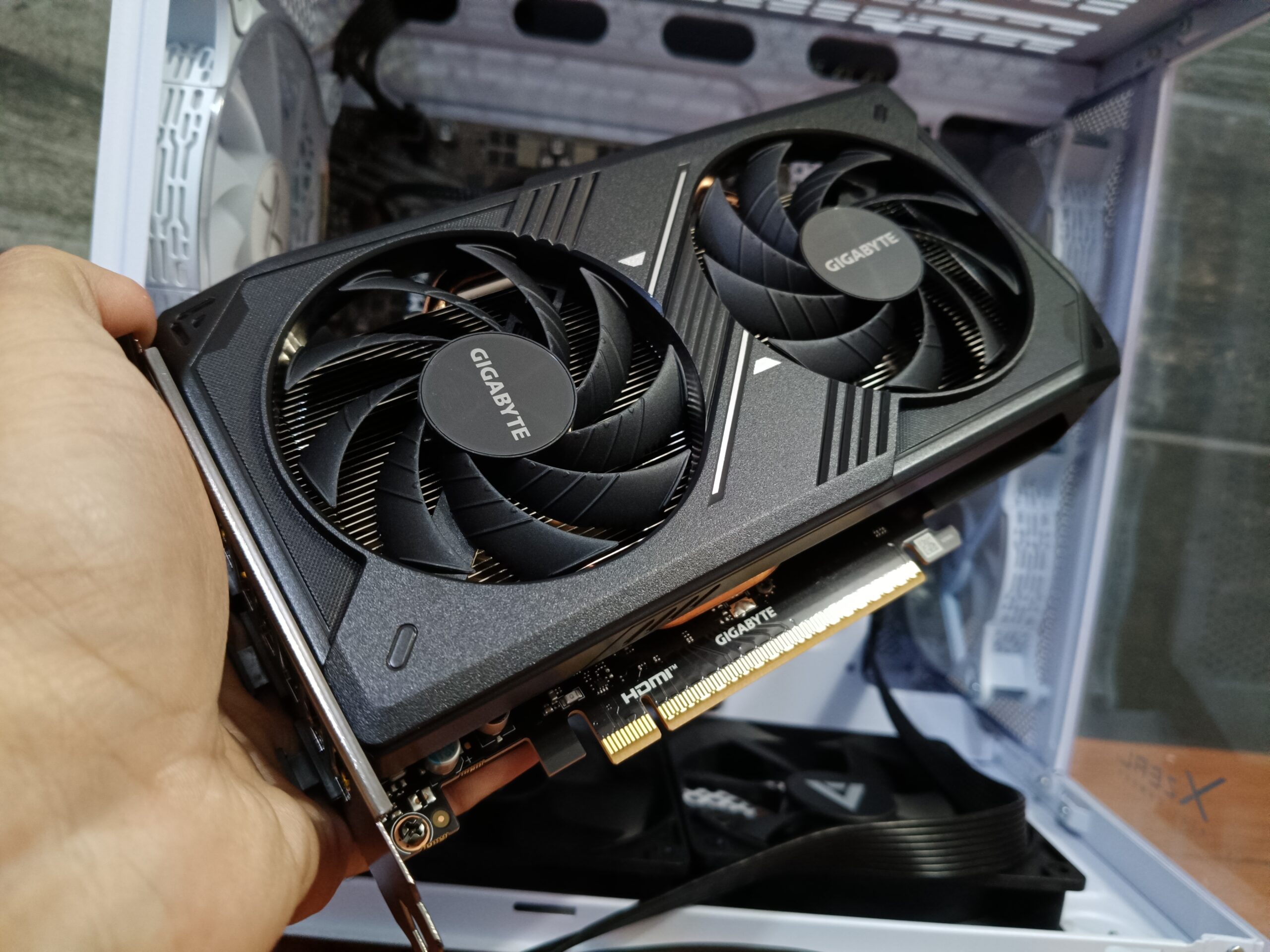 BARBARIAN STARLIGHT PCMR - AMD RYZEN 5 5500 & RTX 5050 8GB - Imagen 12
