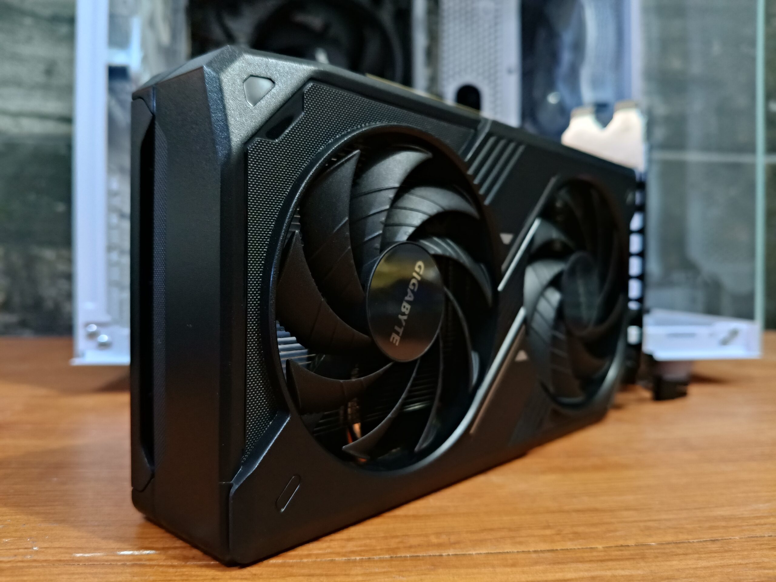 BARBARIAN STARLIGHT PCMR - AMD RYZEN 5 5500 & RTX 5050 8GB - Imagen 9
