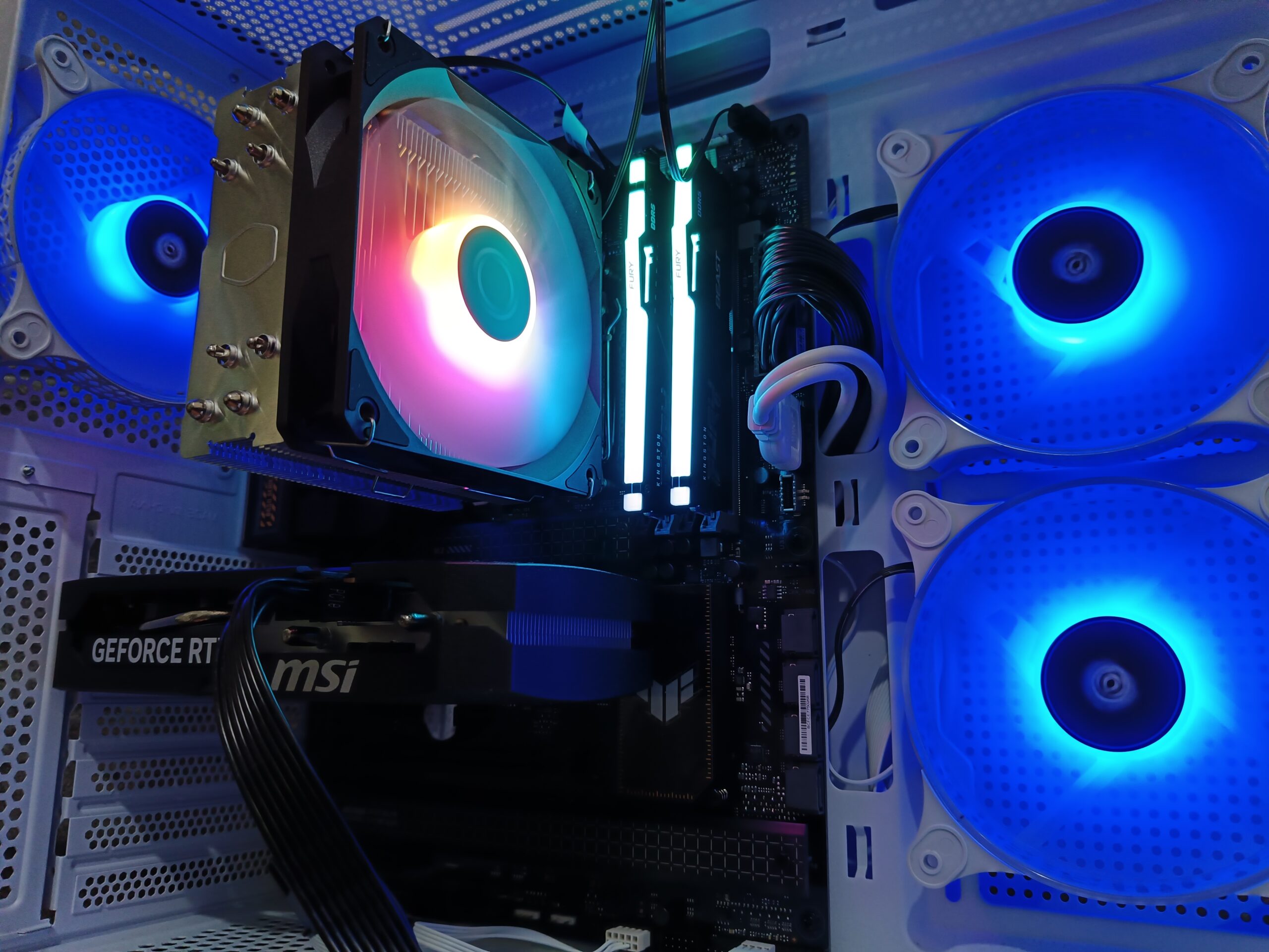 SNOW BARBARIAN PCMR - AMD RYZEN 5 9600X & RTX 5060 8GB - Imagen 11