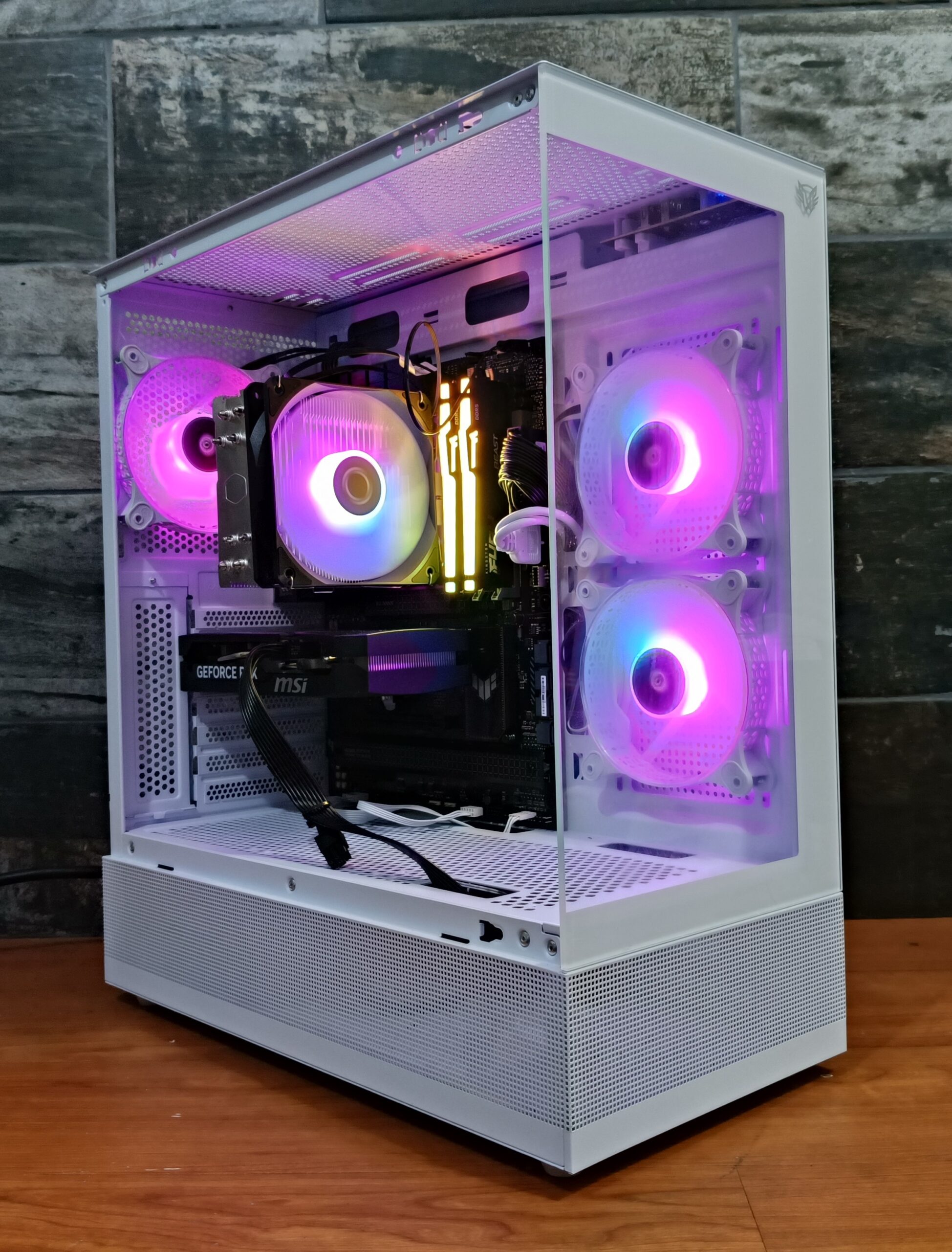 SNOW BARBARIAN PCMR - AMD RYZEN 5 9600X & RTX 5060 8GB - Imagen 15